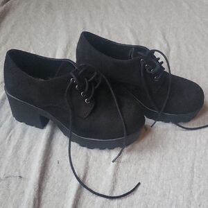 Black Chunky Heel Lace-Up Shoes
